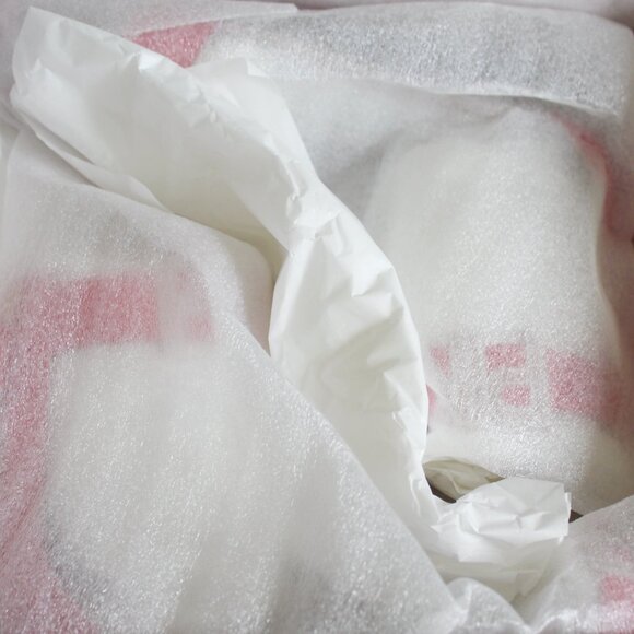 NEW VALENTINO GARAVANI Pink Leather Sandals - Chic Style From Office to Weekend - Picture 4 of 15